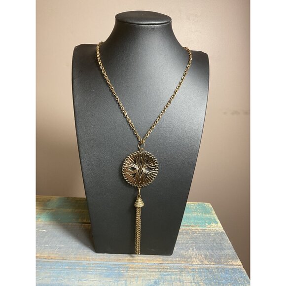 Vintage Gold-Tone Tassel Pendant Necklace With Detailed Medallion - Picture 3 of 4